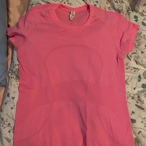 Lululemon swiftly tech!